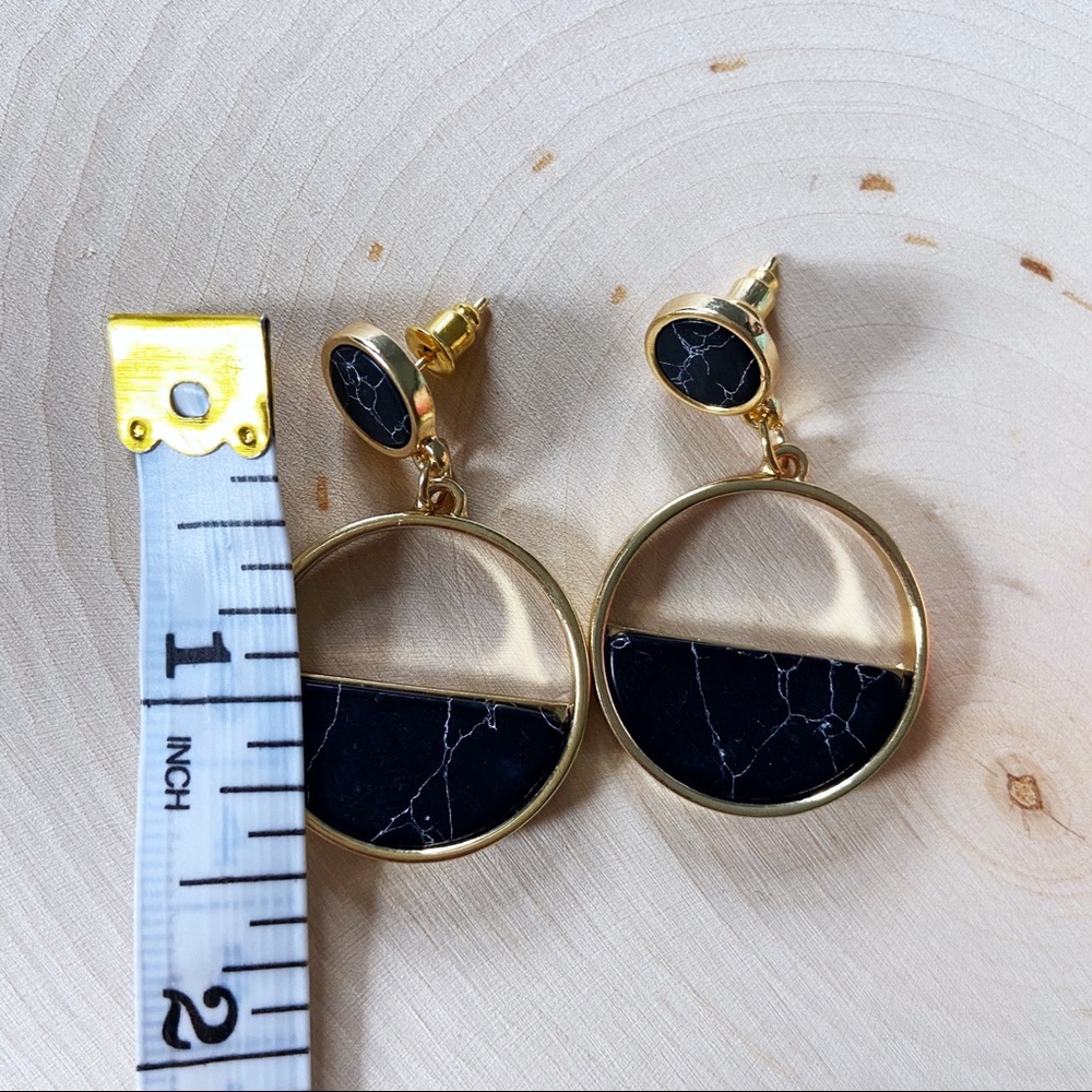 🎀 NEW • Round Geometric Dangle Marble Earrings - Picture 5 of 6